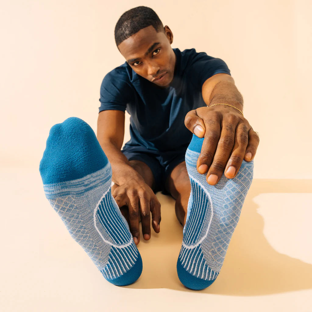 Feetures Plantar Fasciitis Relief Socks Ultra Light Quarter