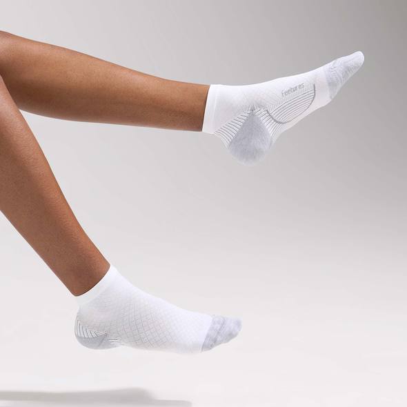 Feetures Plantar Fasciitis Relief Socks Ultra Light Quarter